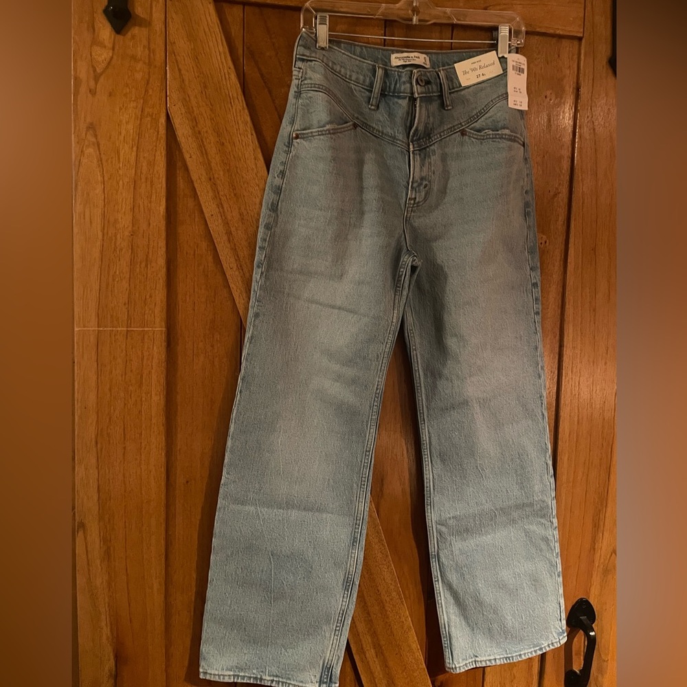 Abercrombie 90’s Relaxed Jean